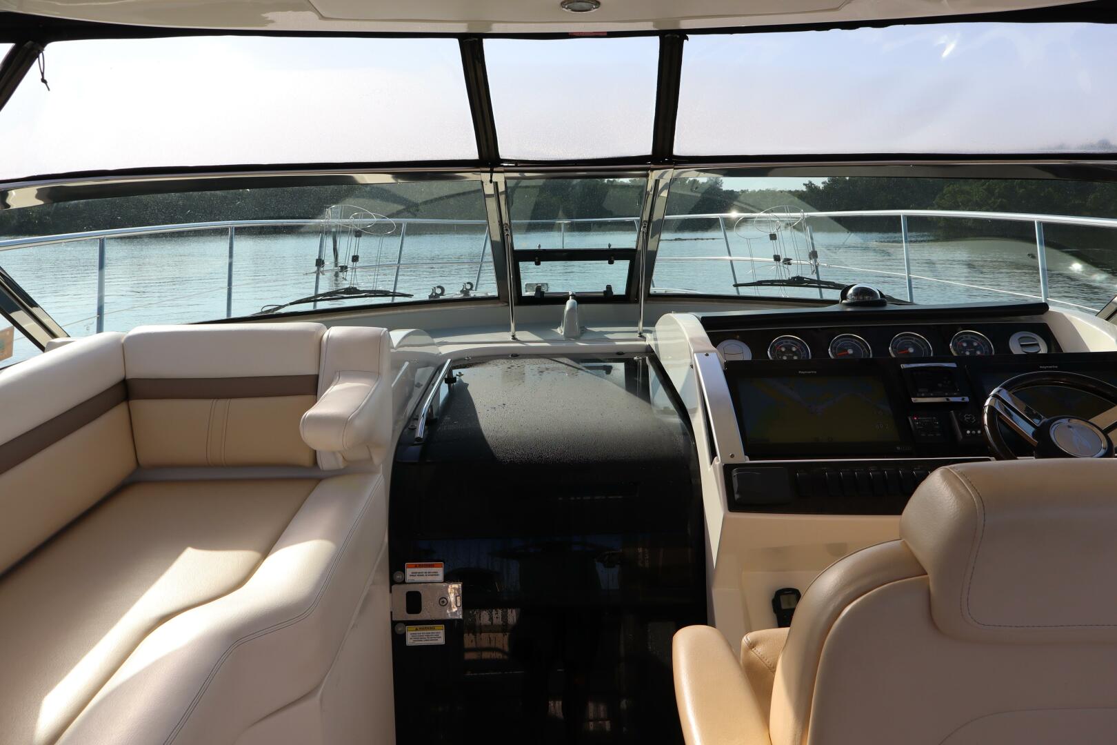 2015 Sea Ray 410 Sundancer - Image 29