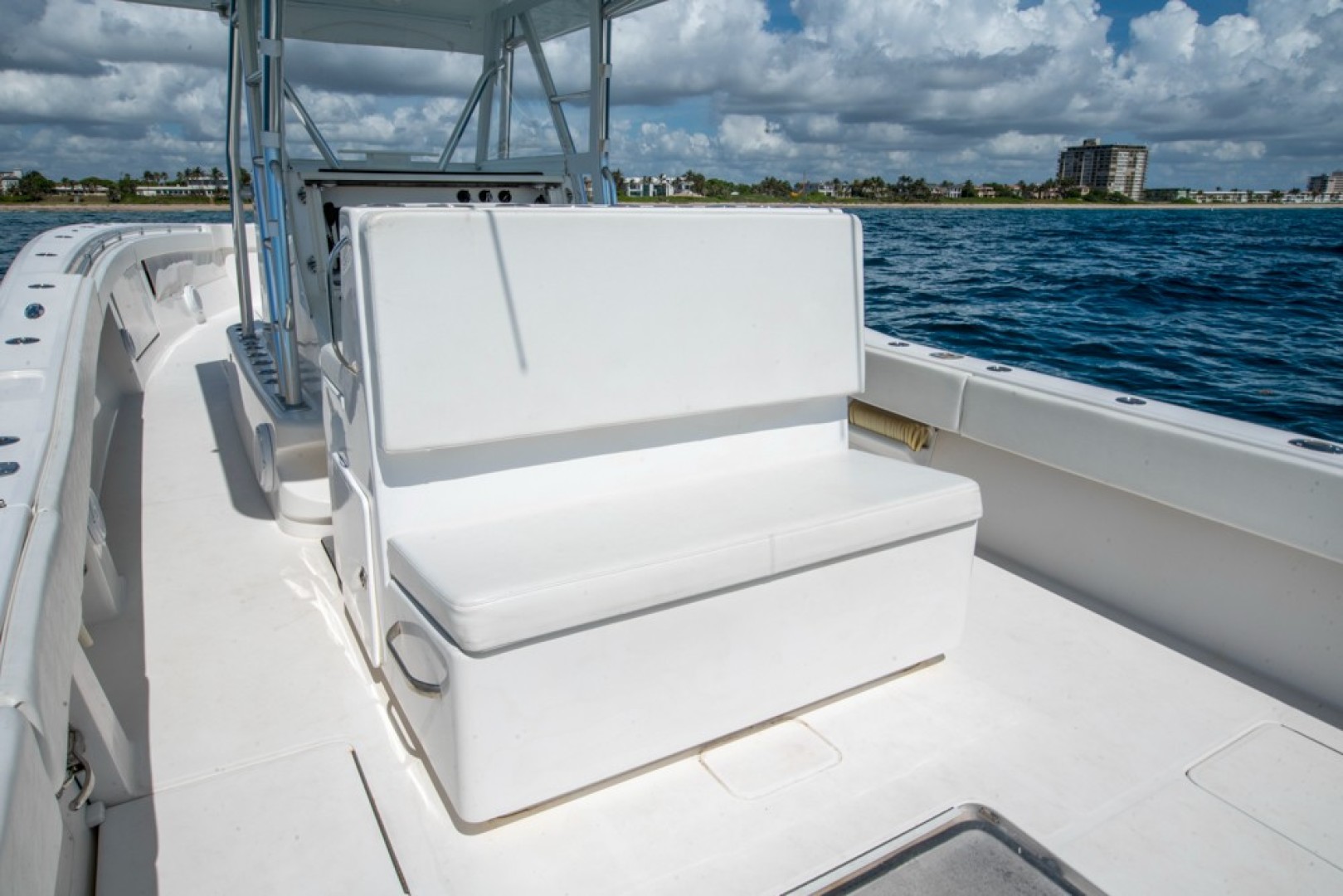 2011 Invincible 42CC - Image 11