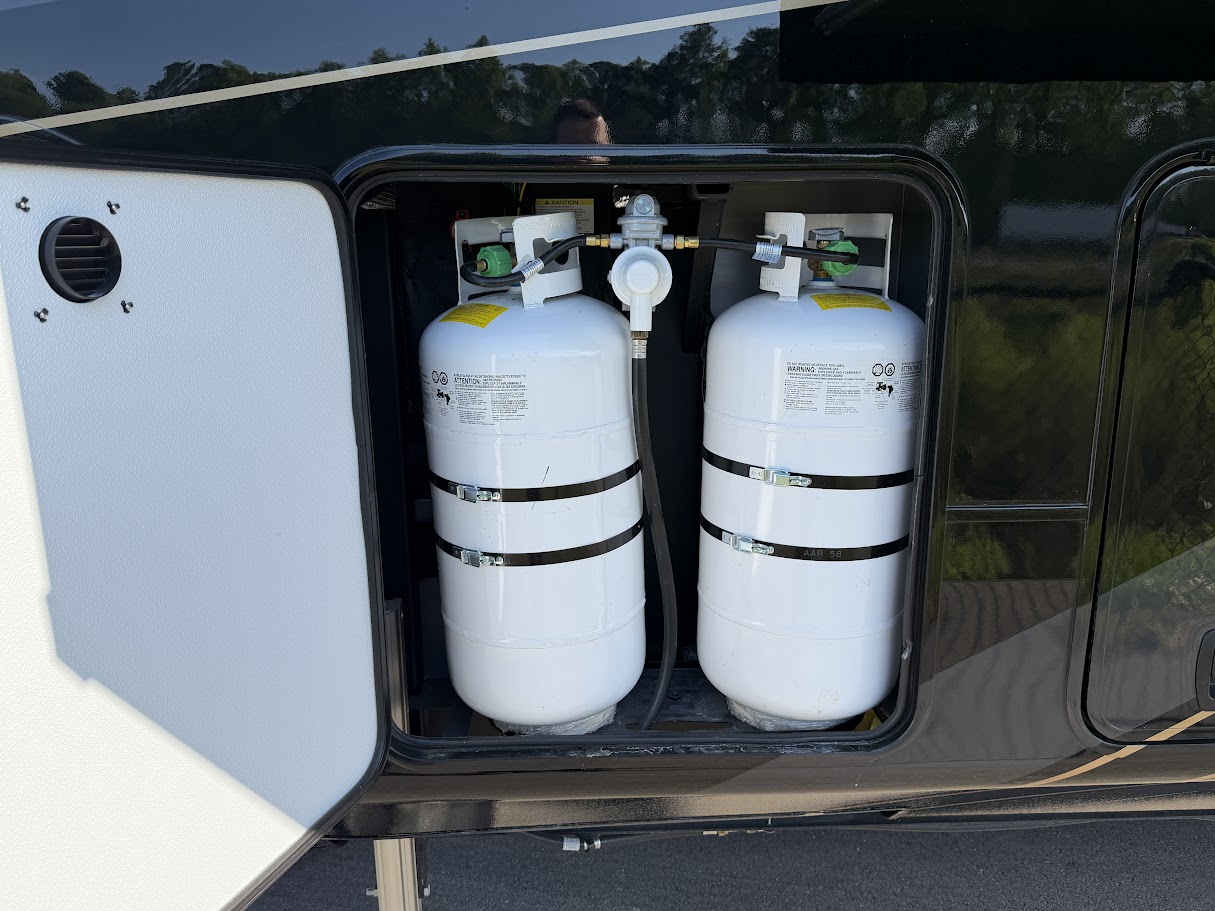 2026 JAYCO PINNACLE 38FBRK - Image 4