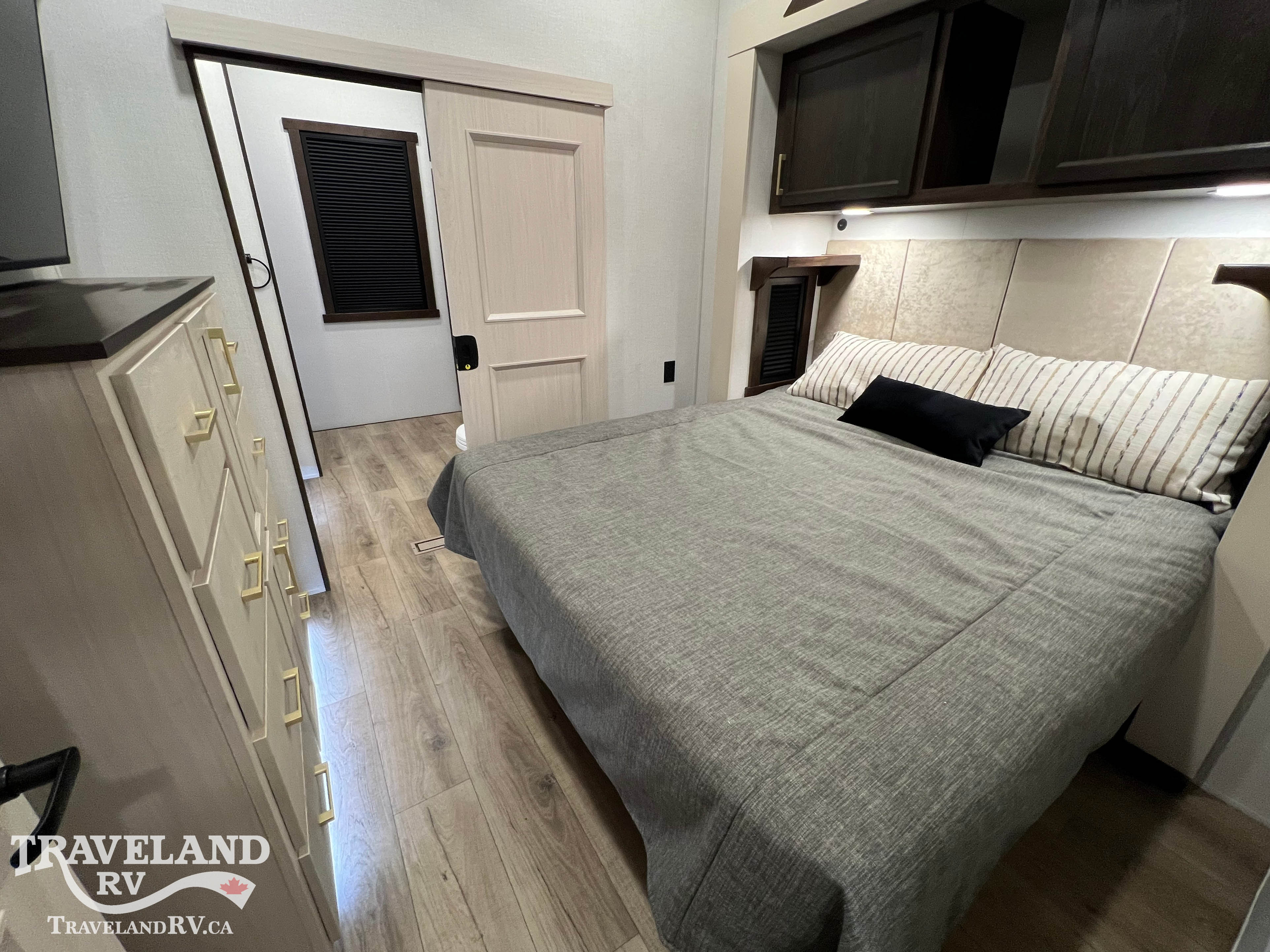 2026 Forest River Cedar Creek Cottage 40CFL2B - Image 35