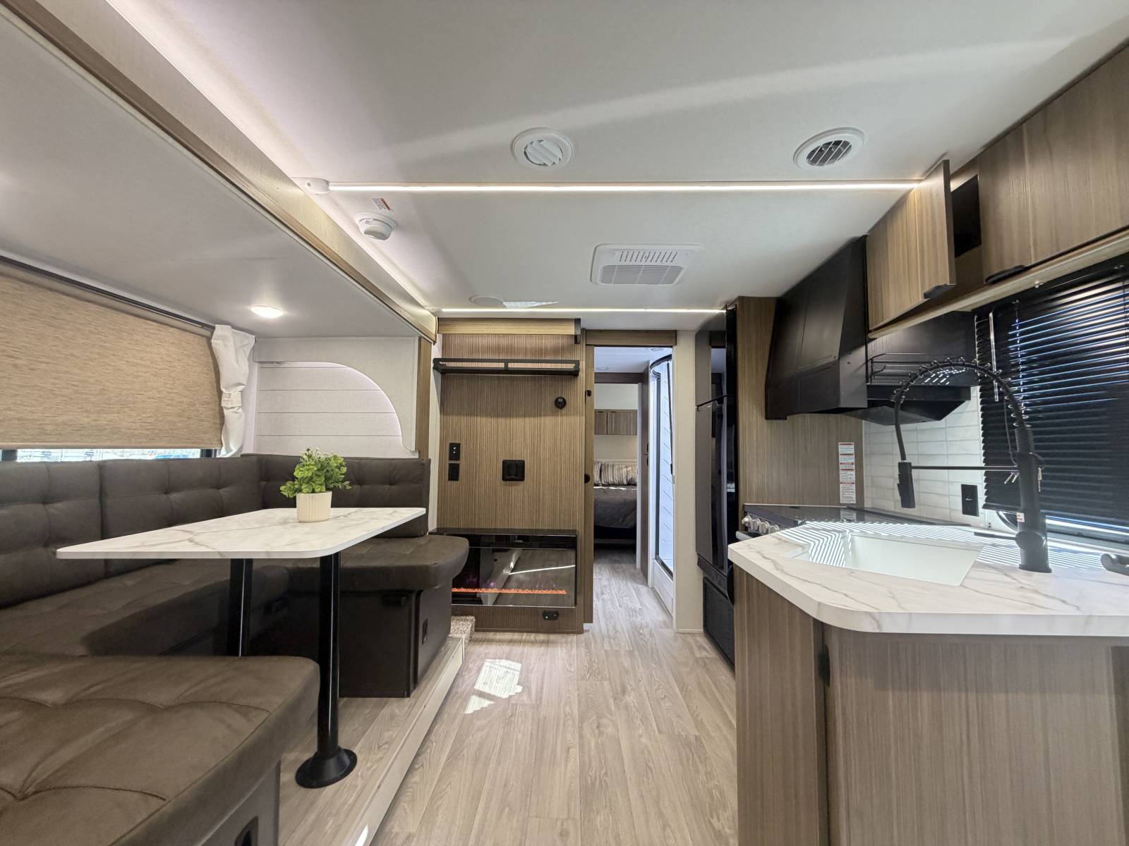 2026 Forest River Wildwood X-Lite 24RLXL - Image 9