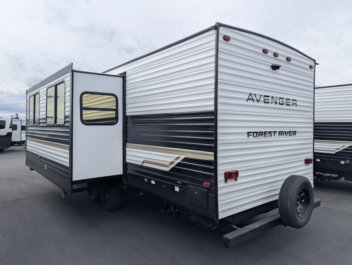 2027 Forest River Avenger 26DBS - Image 5