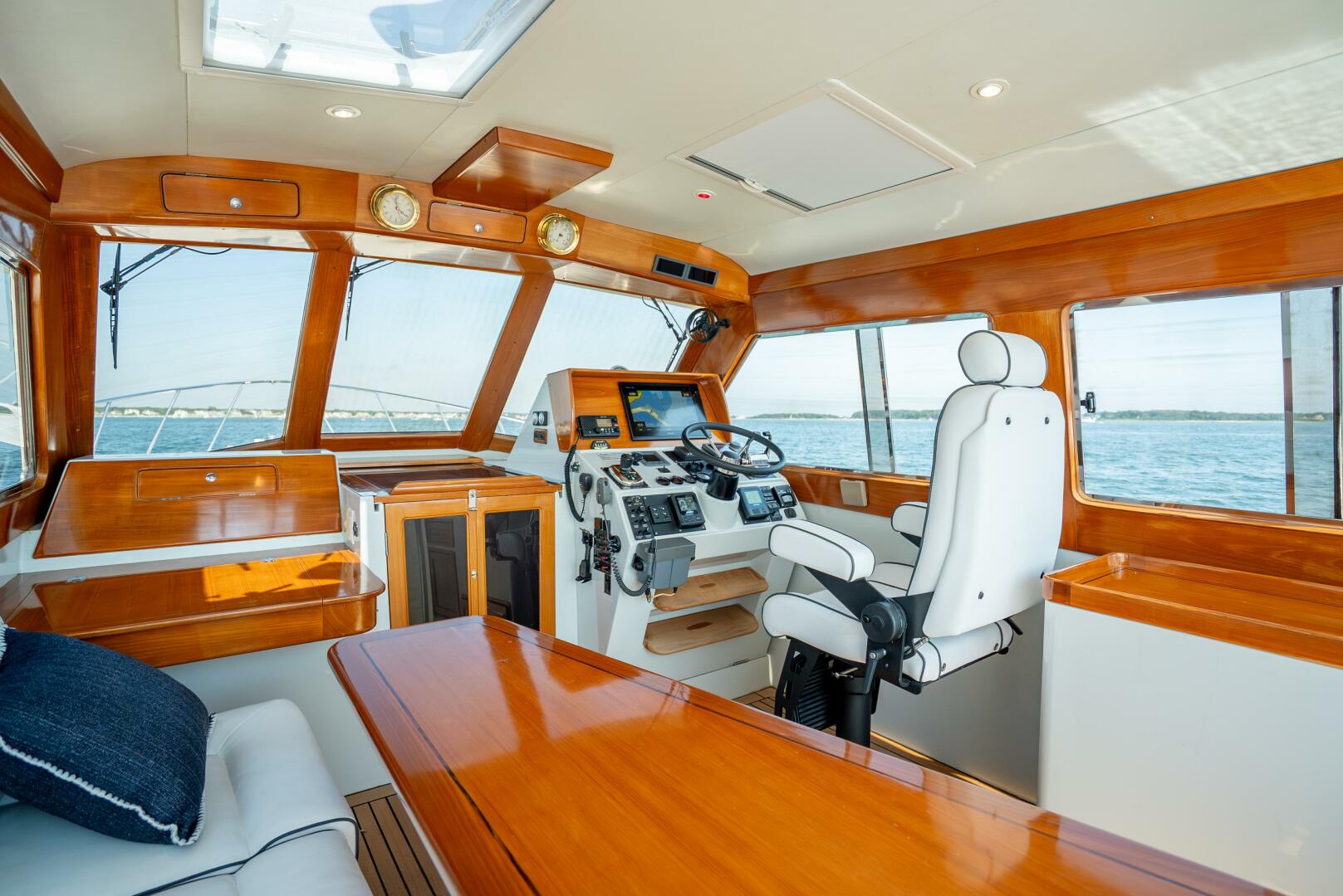 2000 Little Harbor WhisperJet 44 - Image 9