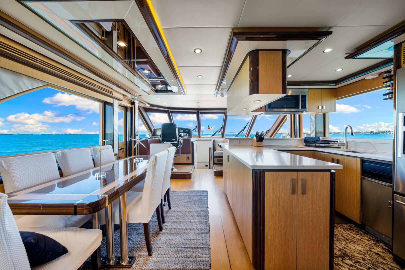 2010 Ocean Alexander 83 Motor Yacht - Image 16