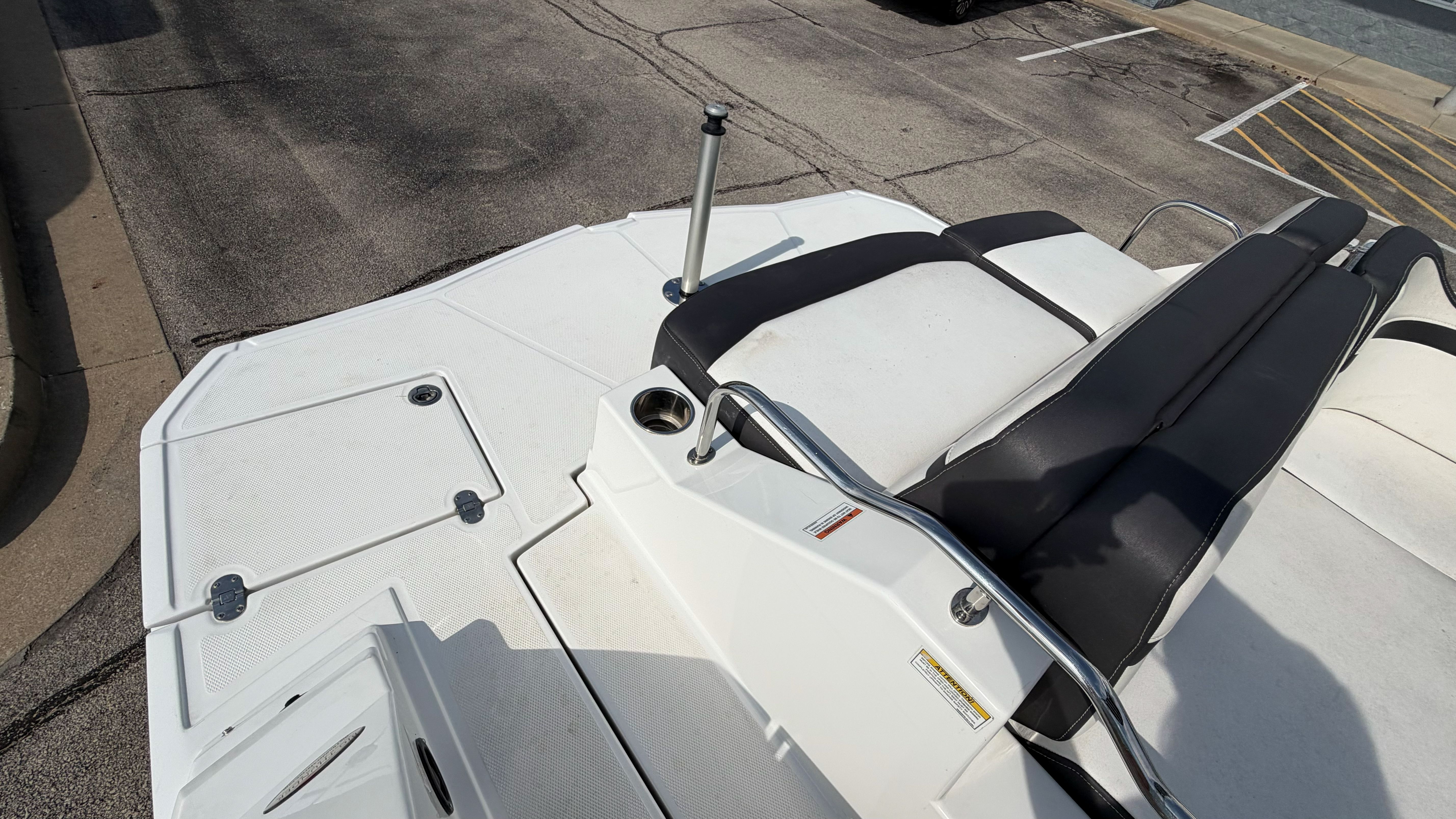 2022 Monterey M4 - Image 28