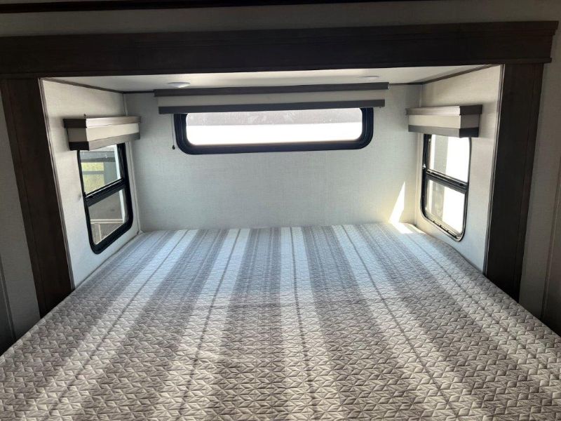 2023 Grand Design Solitude 380FL - Image 6