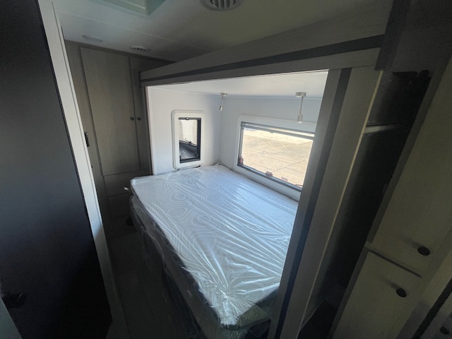 2026 SUNSEEKER 2400 BDSD - Image 31