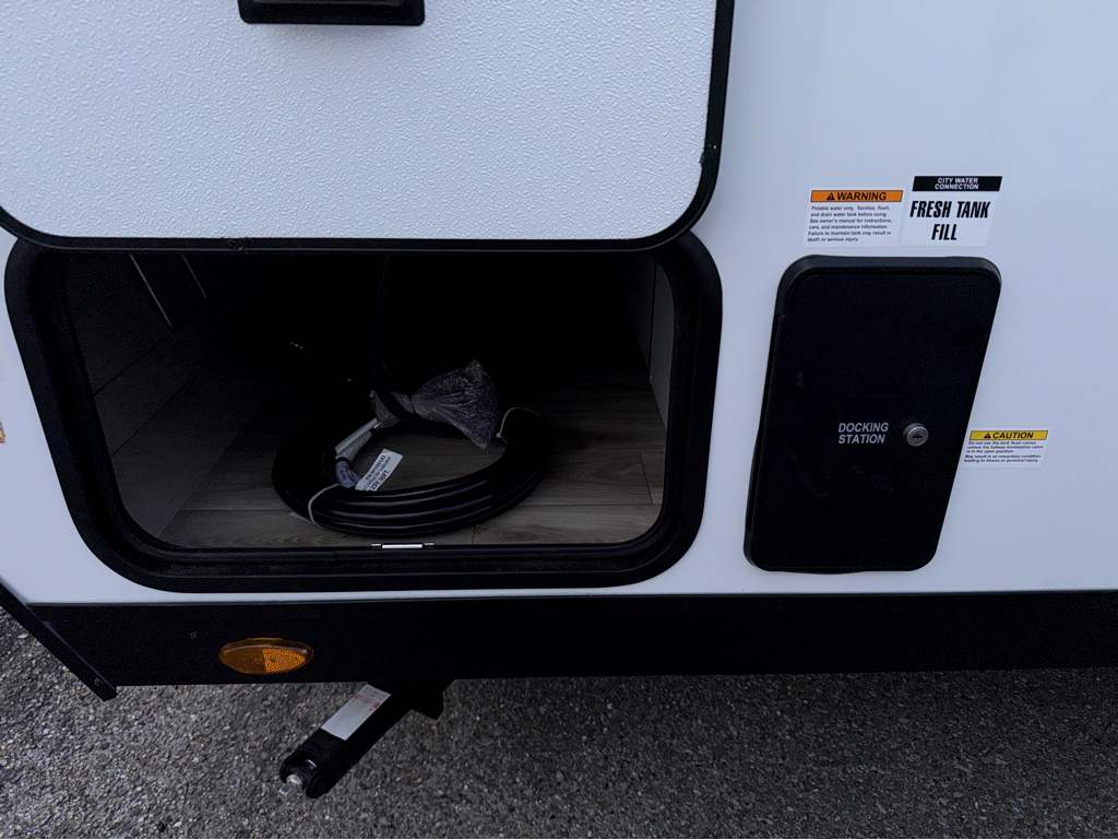 2026 VENTURE RV SPORTTREK STINGER 232VRL - Image 8