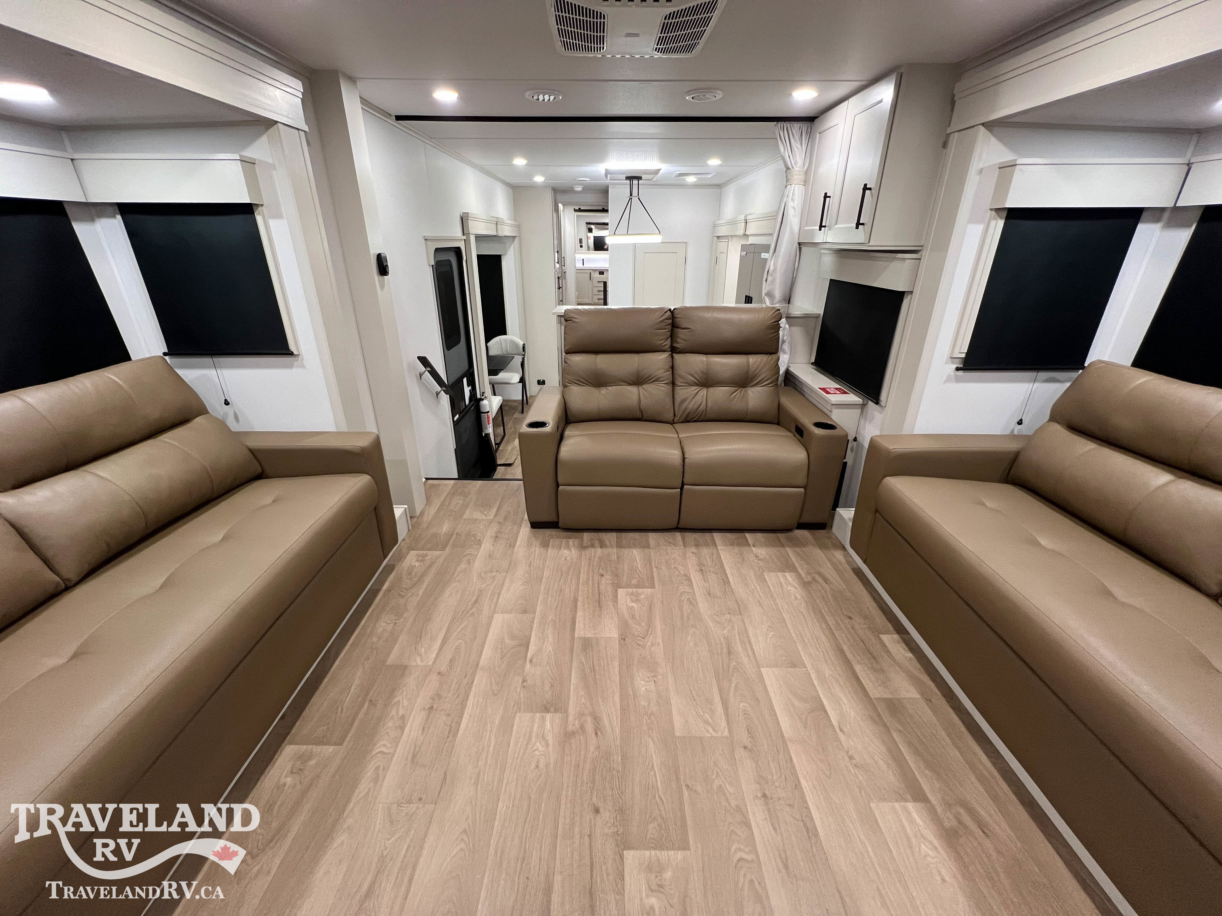 2026 Grand Design Solitude 380FL - Image 35