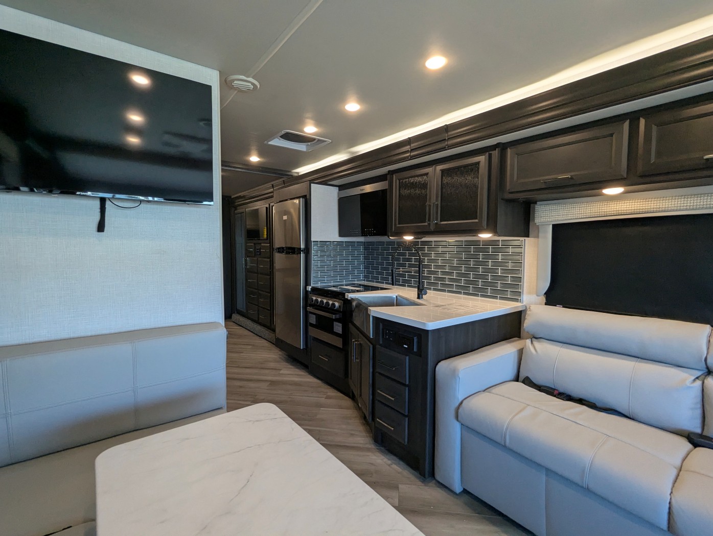 2026 Holiday Rambler Invicta 36Y - Image 20