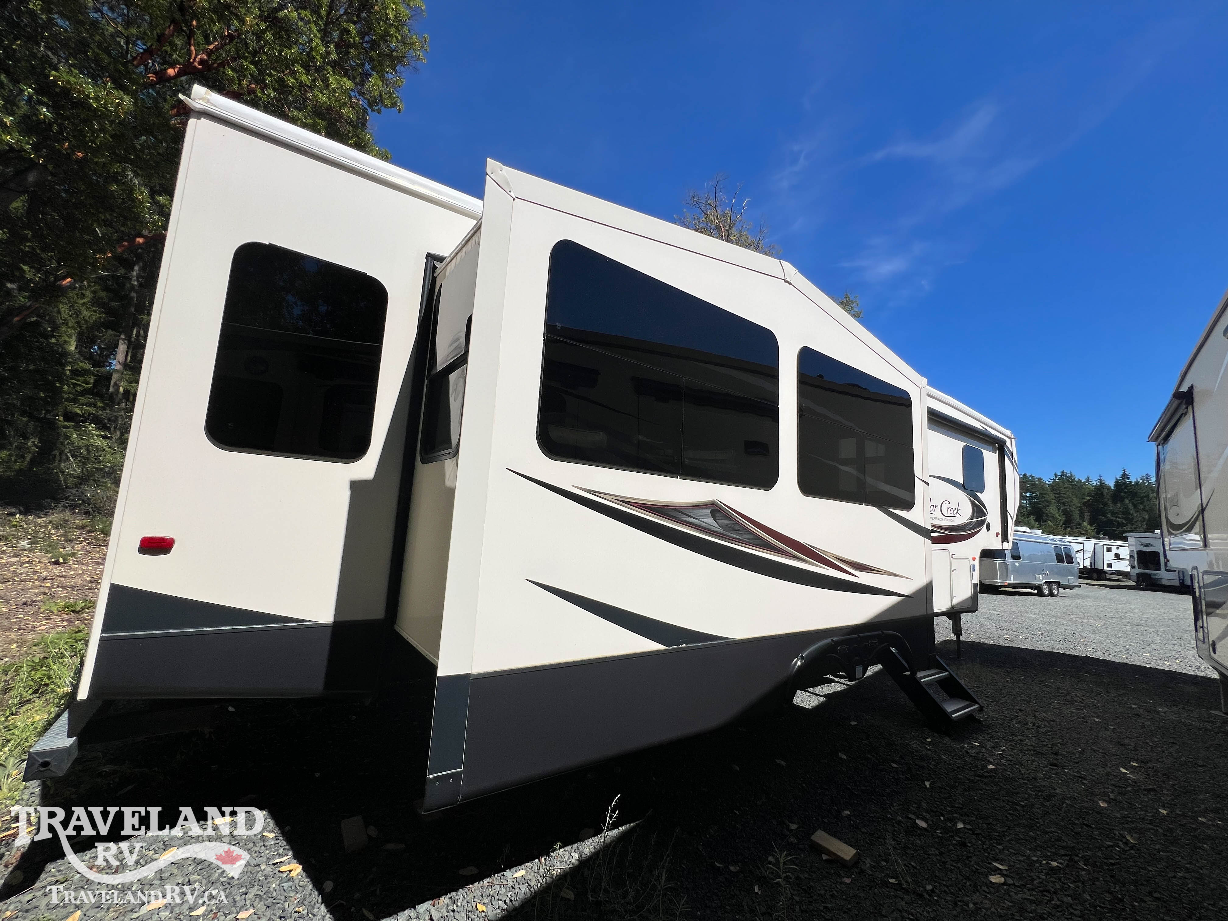 2019 Forest River Cedar Creek Silverback 33IK - Image 5