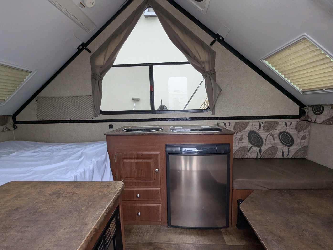 2016 Forest River Rockwood Hard Side A192HW - Image 9