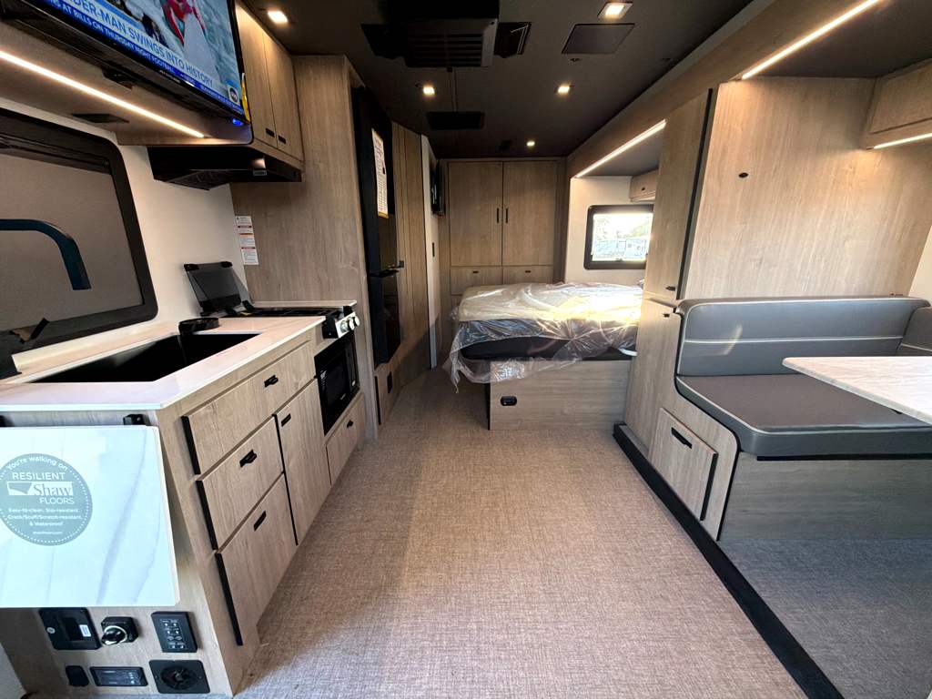 2027 Grand Design Lineage Series M 25FW - Image 34