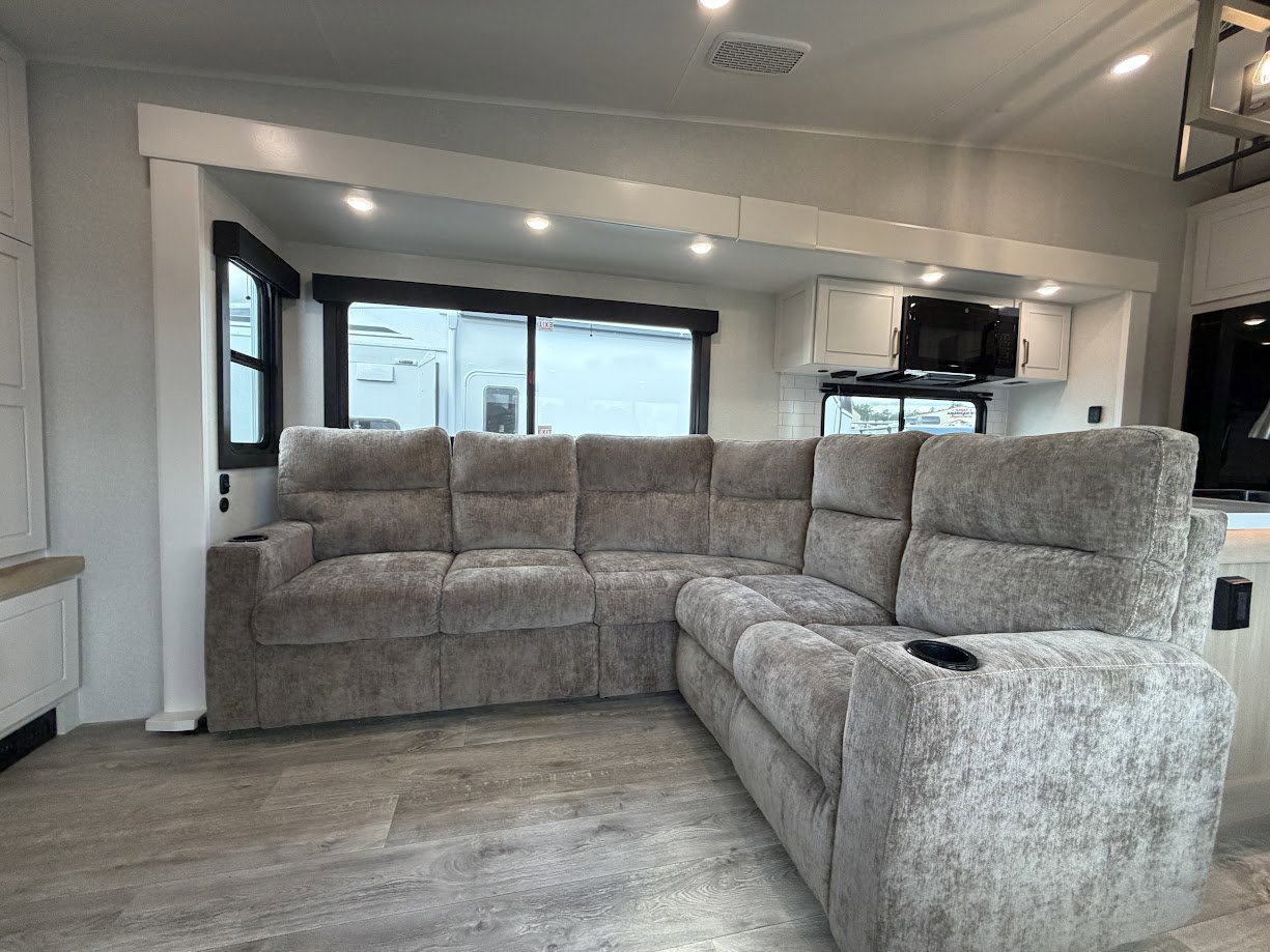 2026 JAYCO EAGLE 335LSTS - Image 14