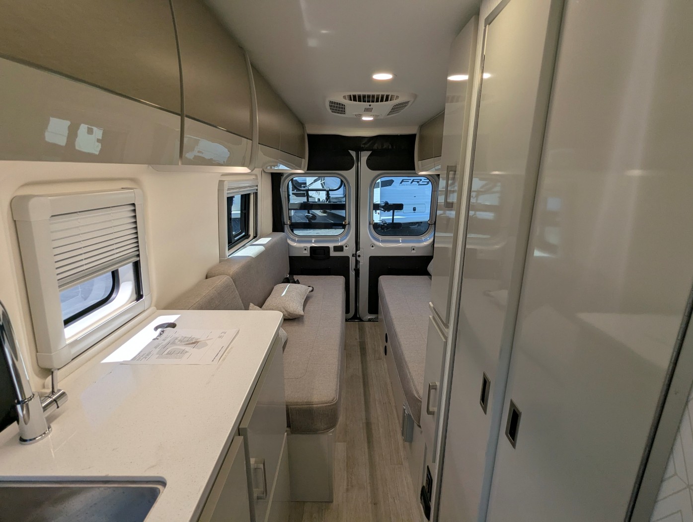2027 Thor Motor Coach Tellaro 20U - Image 19