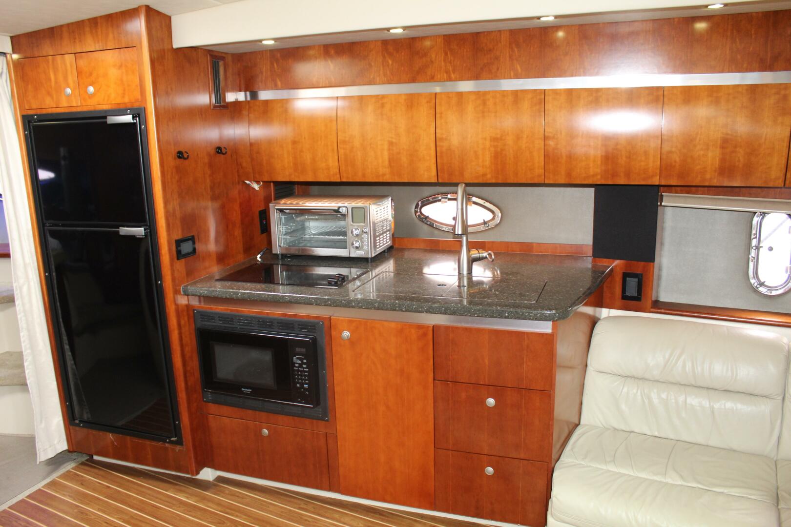 2007 Cruisers Yachts 420 Express - Image 24