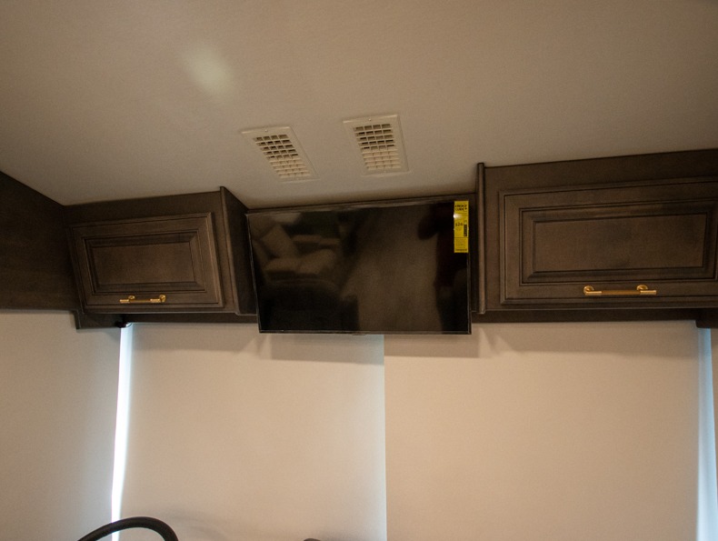 2026 Entegra Coach Cornerstone 45V - Image 32