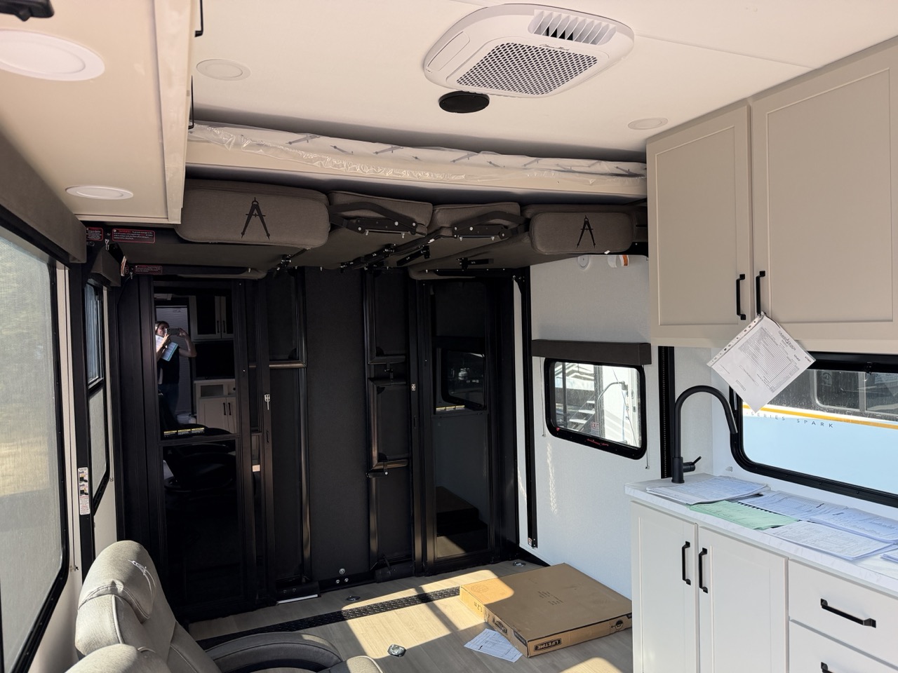 2026 Grand Design Momentum G-Class 21G - Image 4