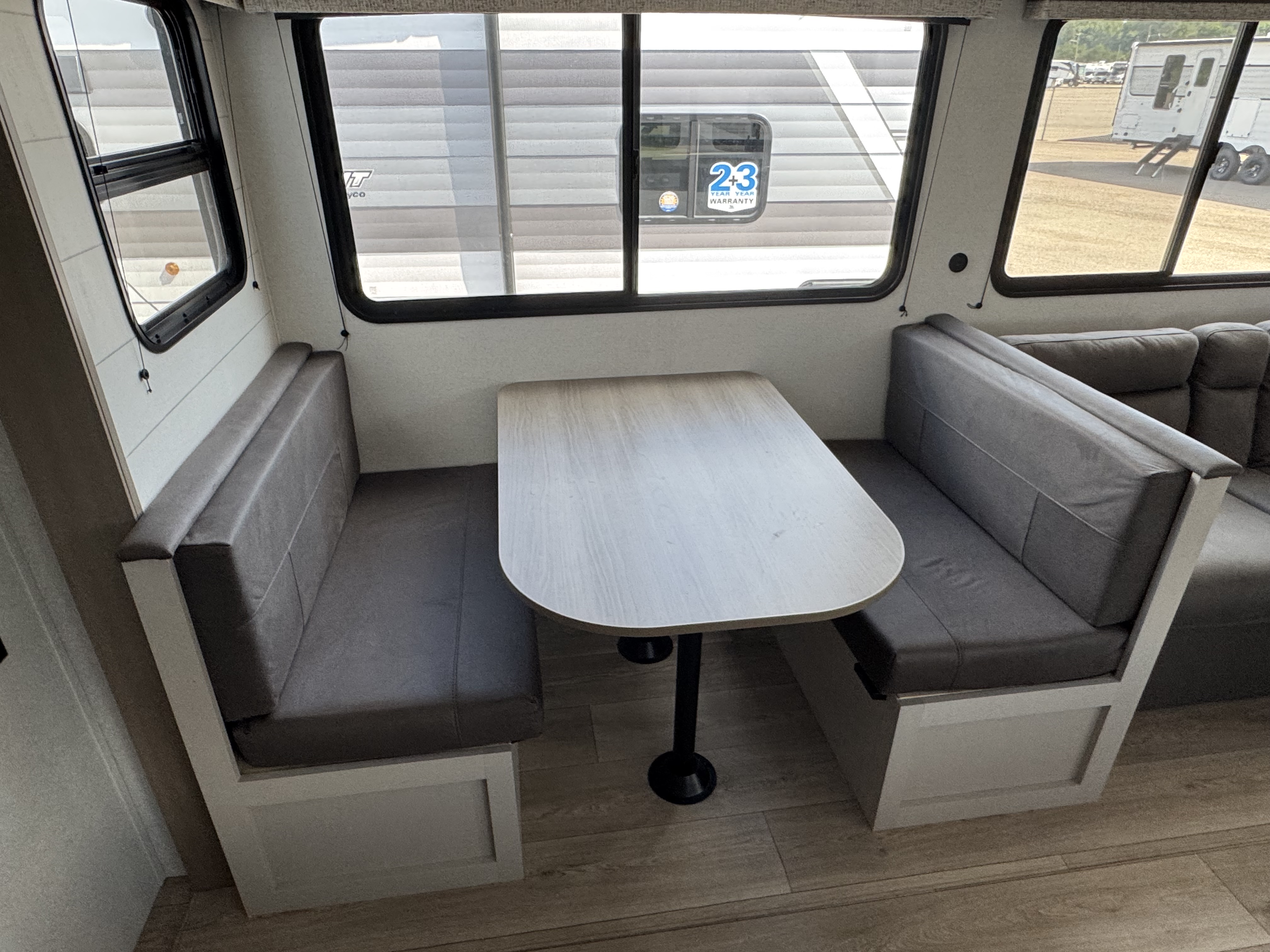 2027 Jayco Jay Flight SLX 261BHS - Image 18