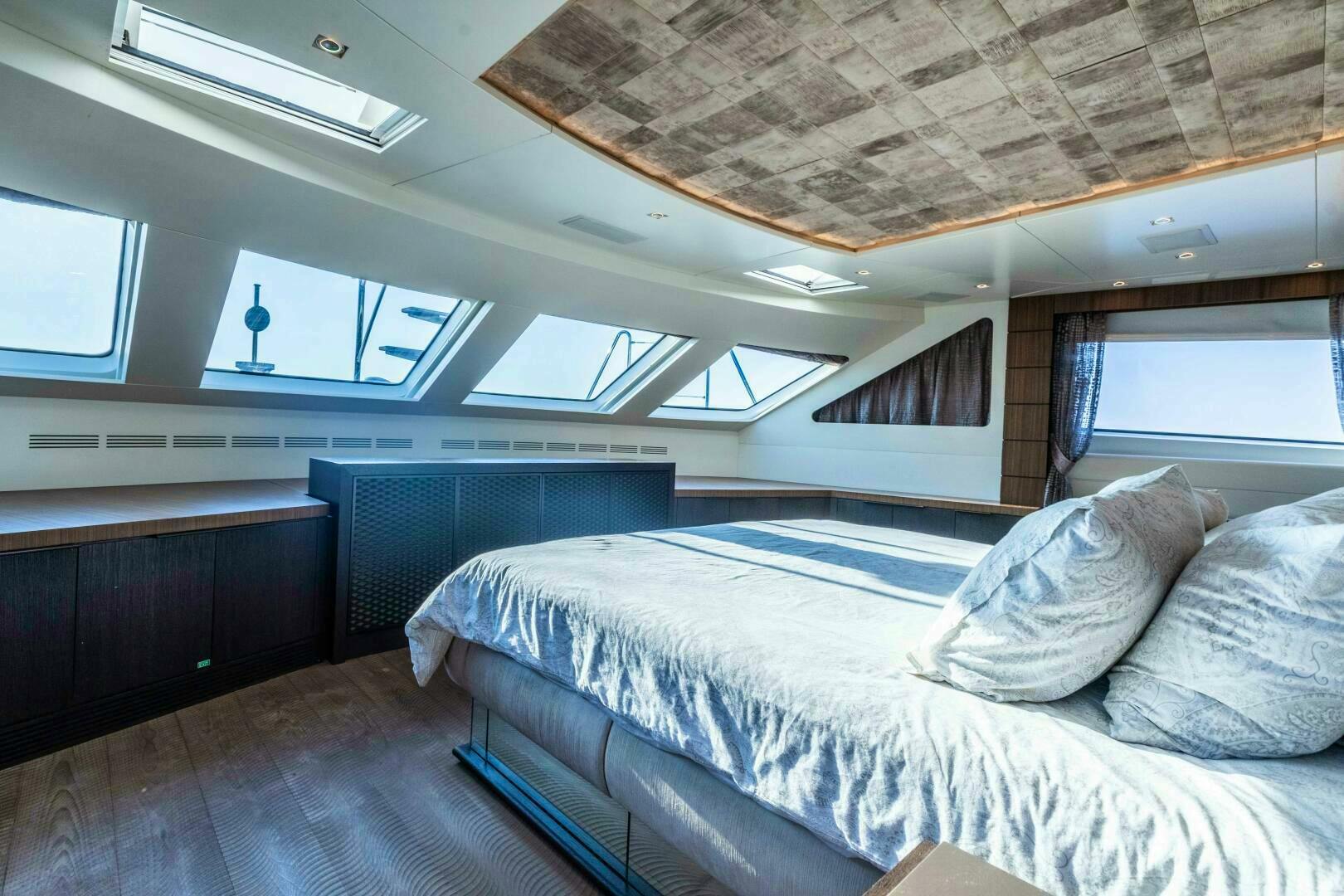 2015 Benetti Benetti Classic 121 - Image 35