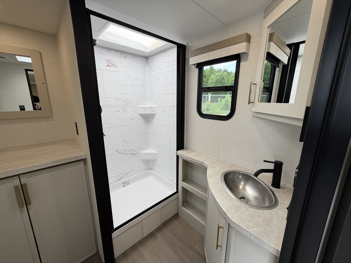 2027 VENTURE RV STRATUS 261VRB - Image 19