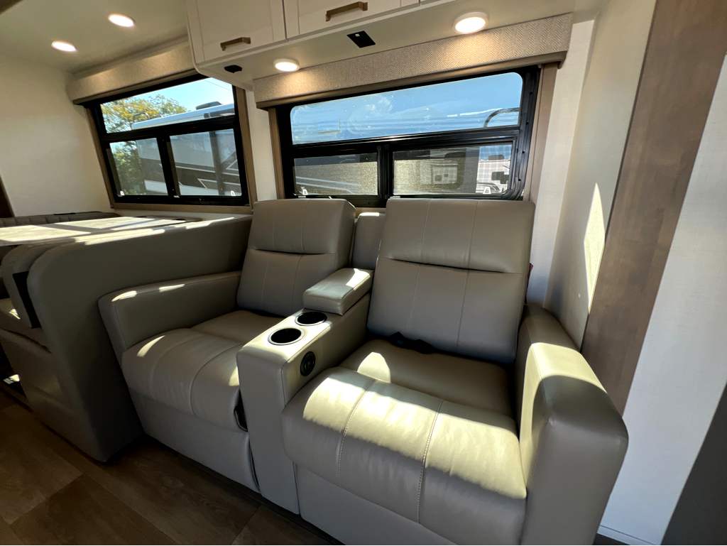 2027 ENTEGRA COACH ODYSSEY 29V - Image 8