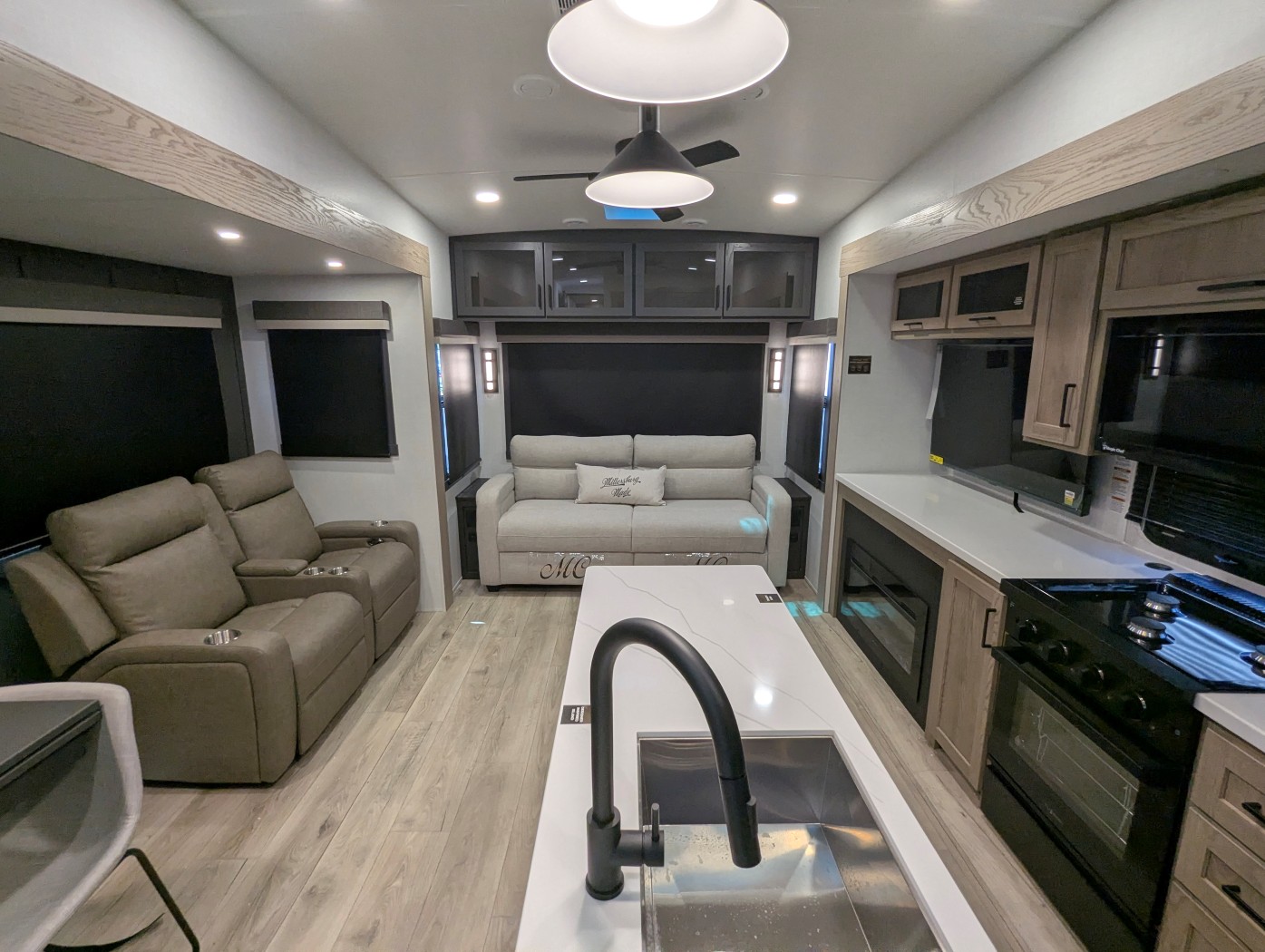2026 Forest River Rockwood Signature R361RLS - Image 16