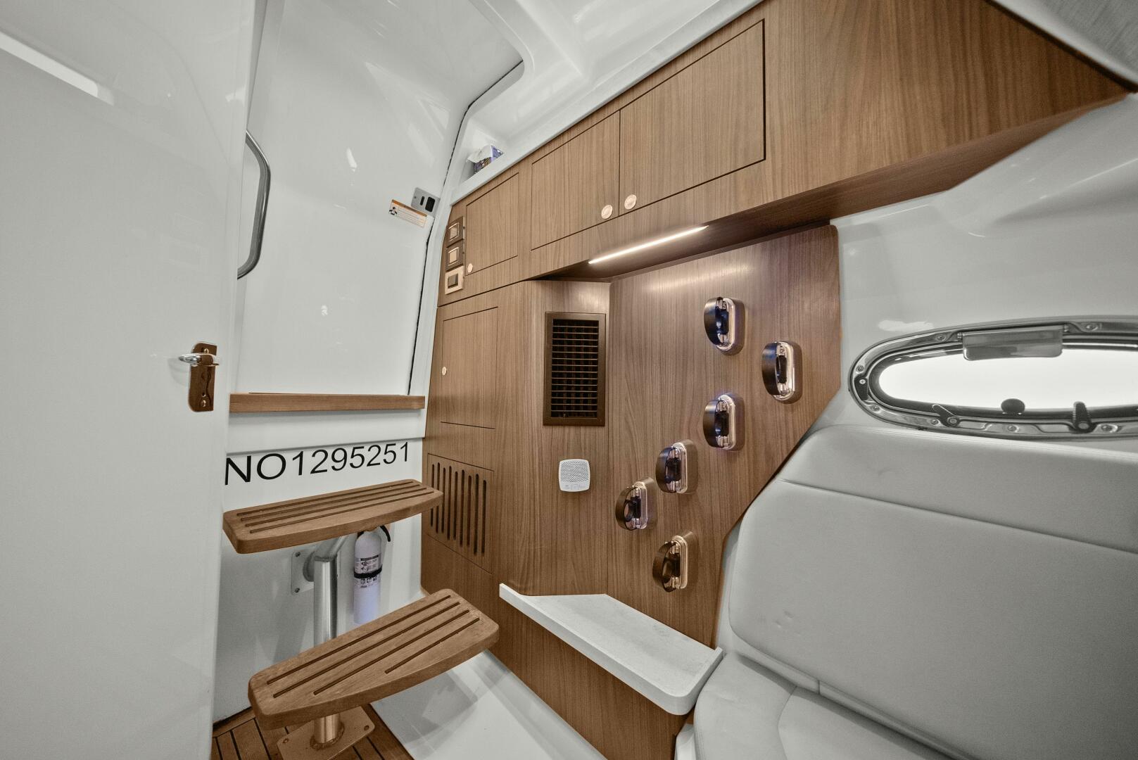 2019 Boston Whaler 380 Outrage - Image 16