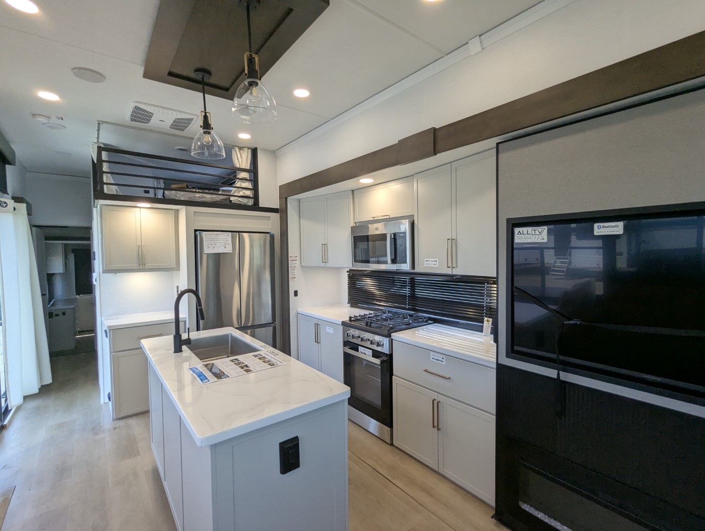 2027 Alliance RV Benchmark 42LFT - Image 29