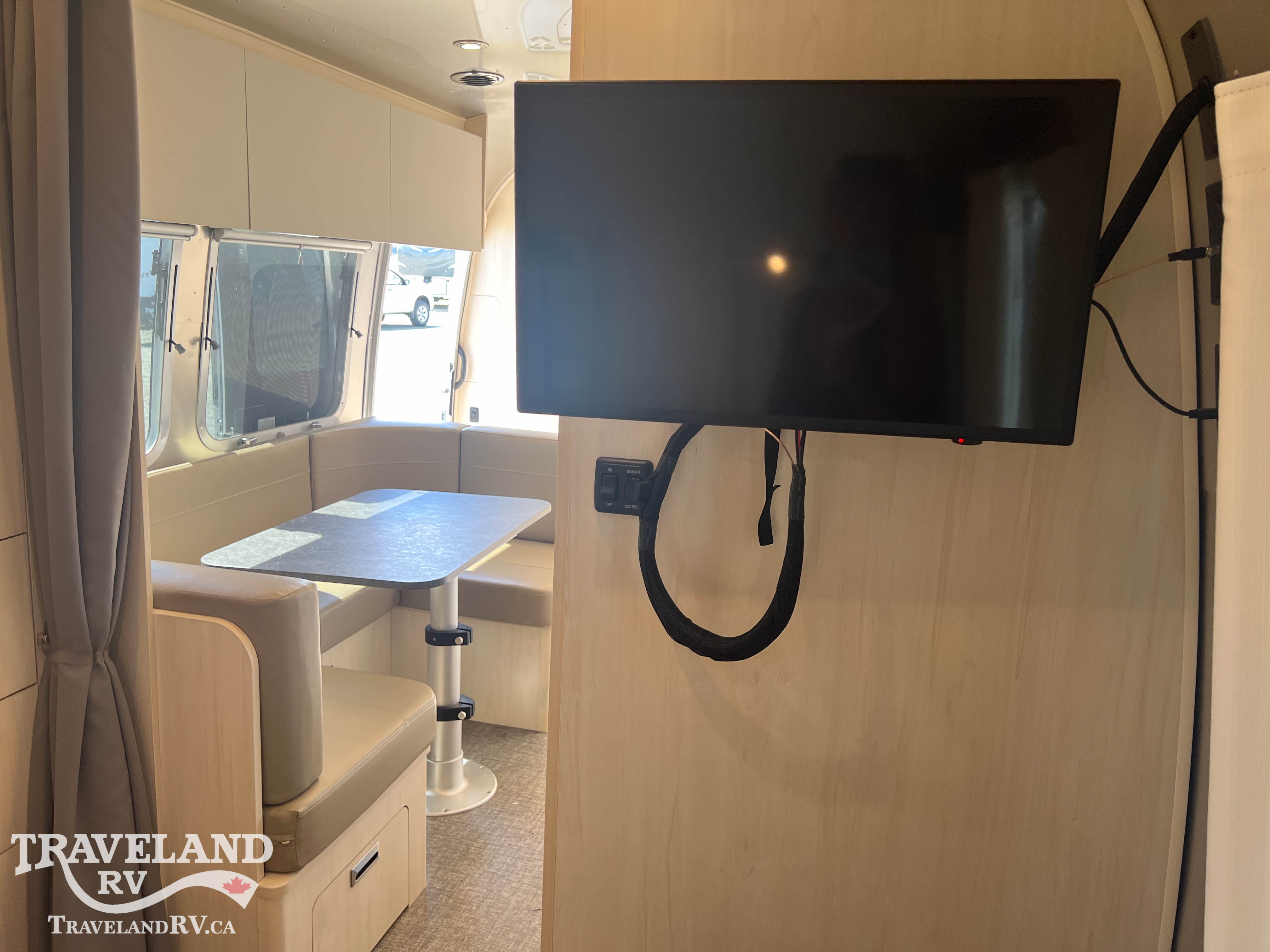 2023 Airstream Flying Cloud 23FBQ - Image 21