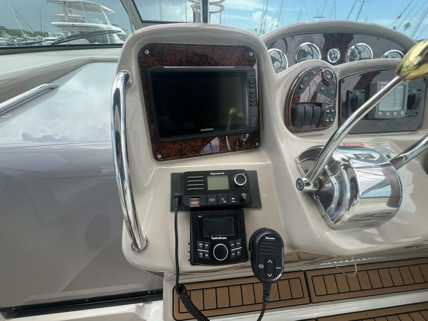 2003 Sea Ray 320 Sundancer - Image 30