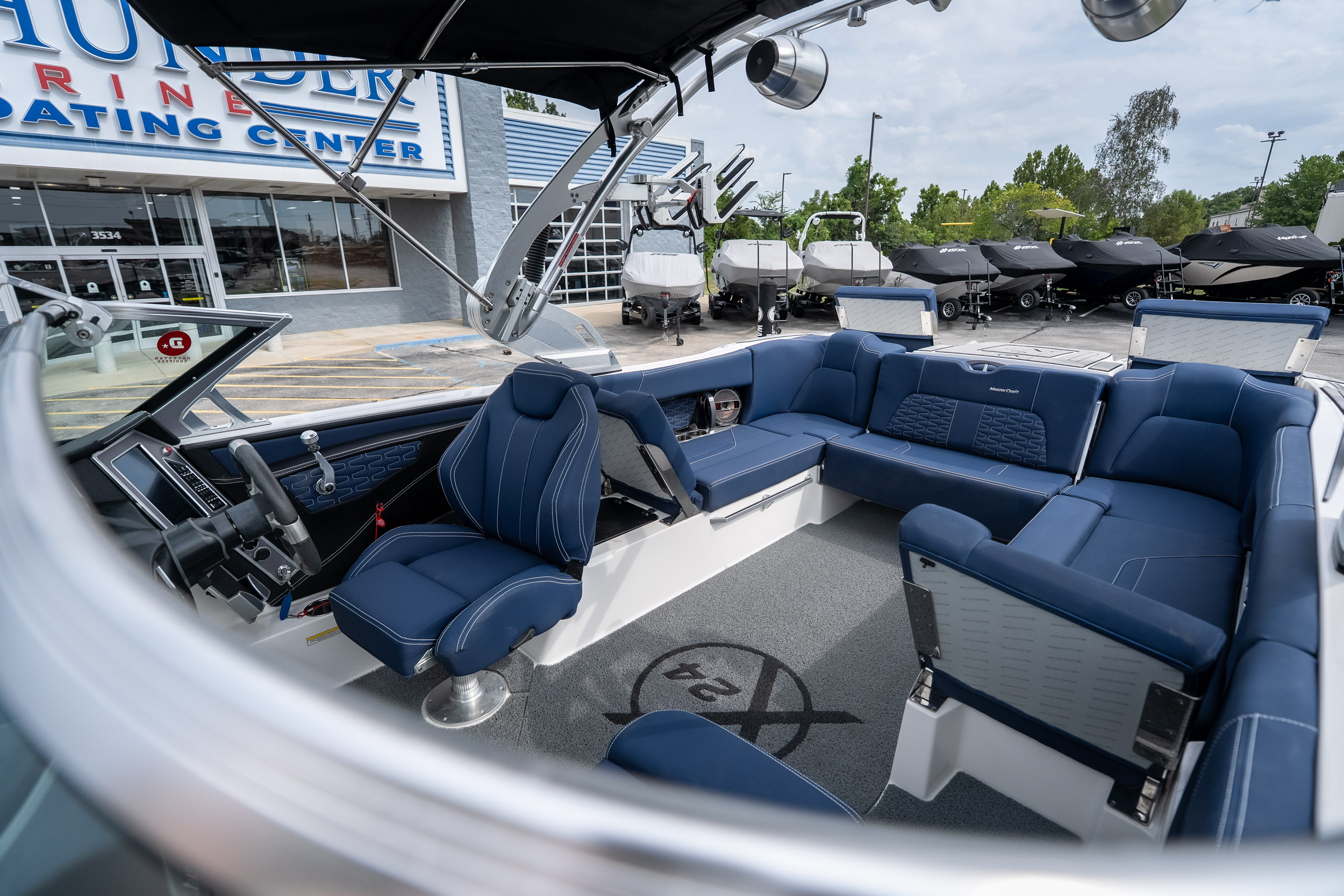 2021 MasterCraft X24 - Image 43