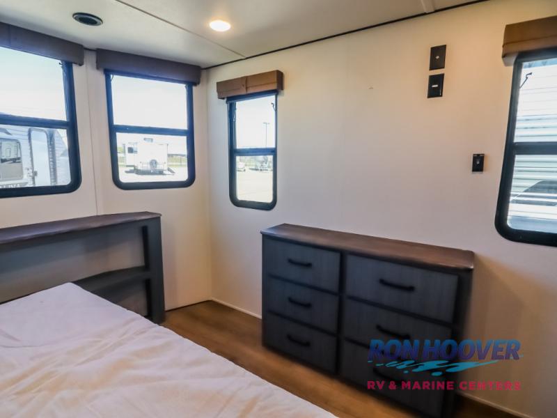 2026 PALOMINO PUMA 420LFT - Image 31