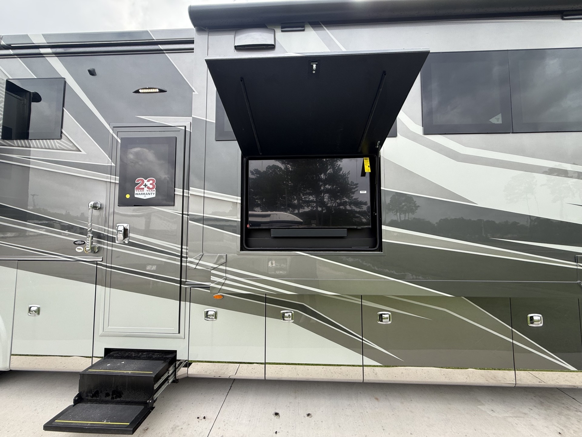 2026 ENTEGRA COACH CENTURION 45D - Image 5