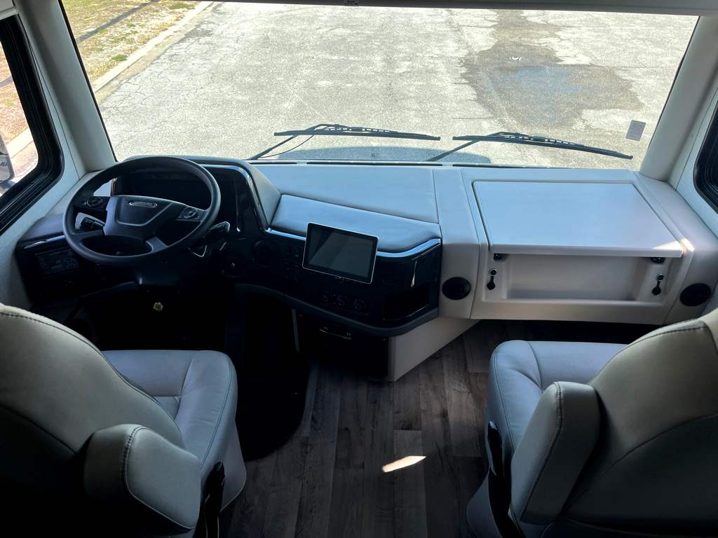 2026 THOR MOTOR COACH PALAZZO 33.6 - Image 7