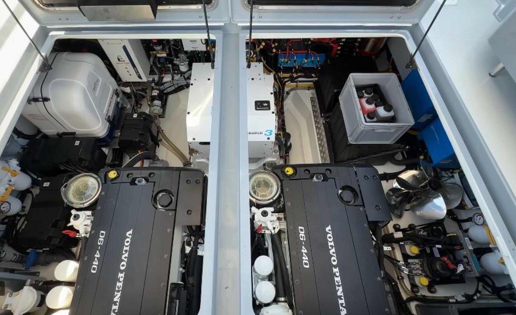 2025 Targa 37 Flybridge - Image 25
