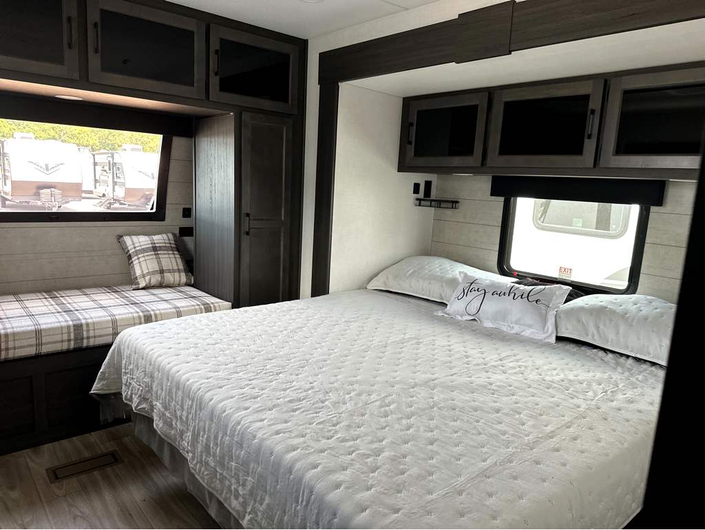 2026 VENTURE RV SPORTTREK 272VRK - Image 21