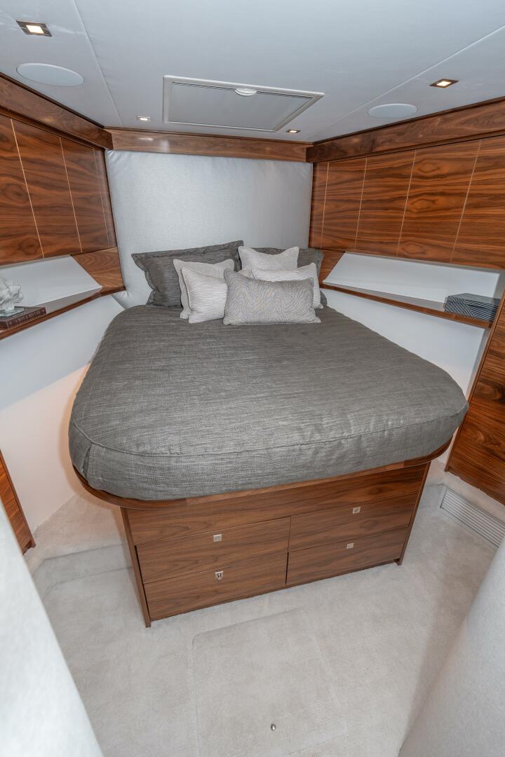 2025 Viking 90 Convertible - Image 52