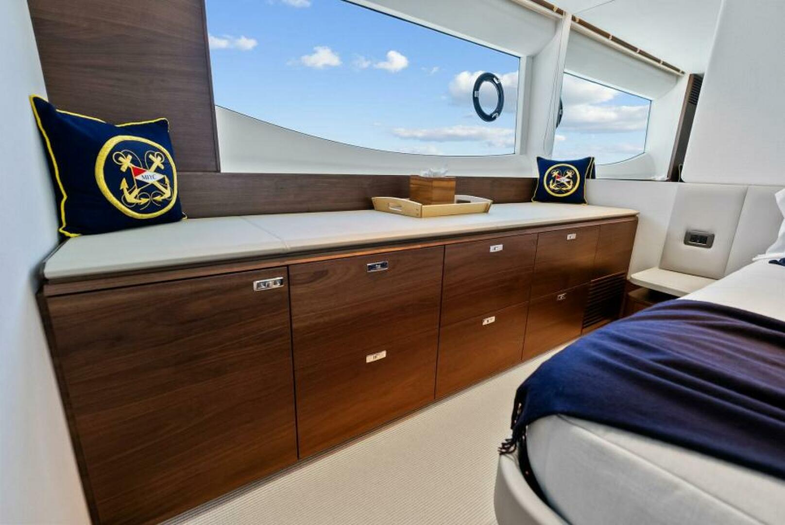 2024 Princess Y72 Motor Yacht - Image 31