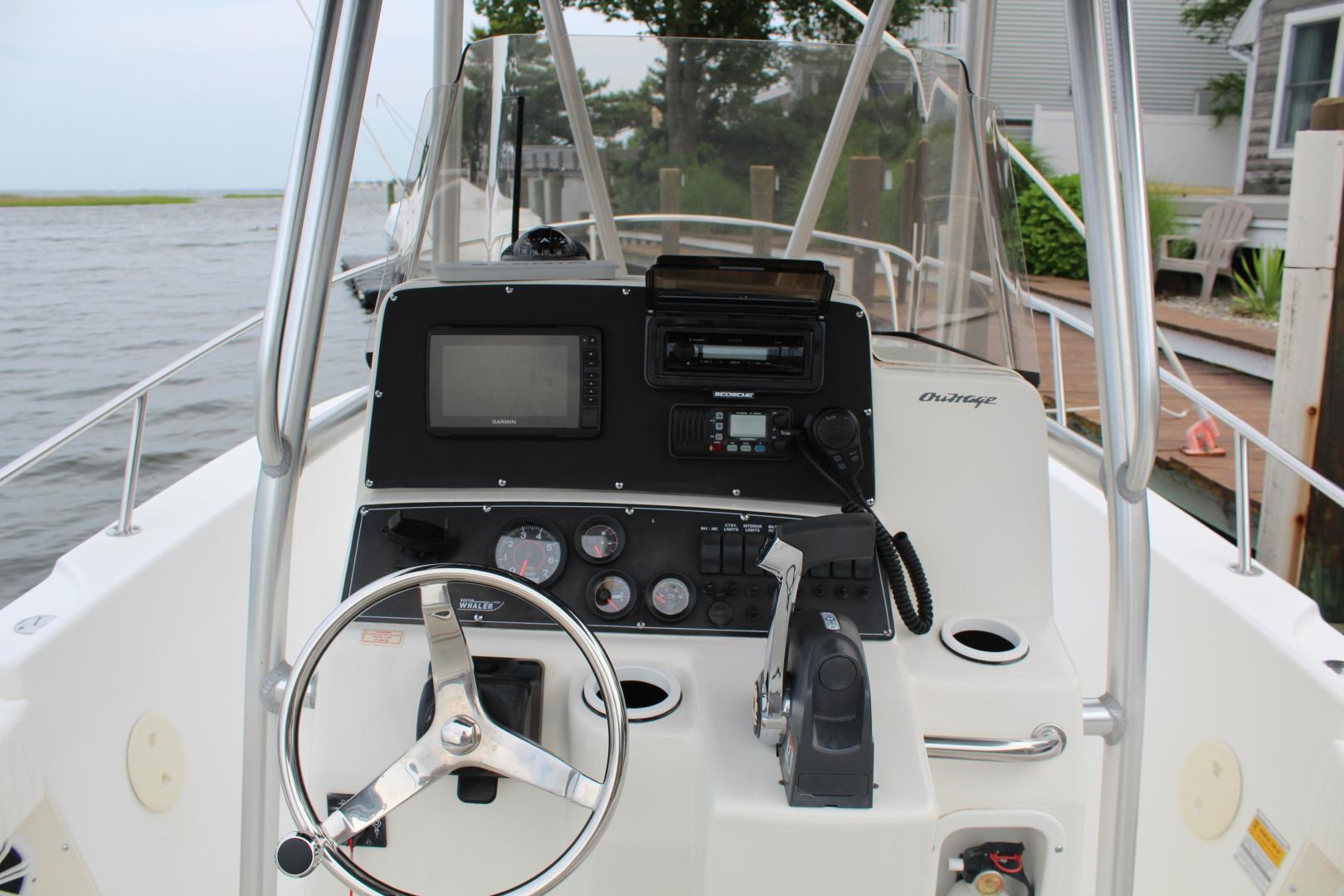 1999 Boston Whaler 23 Outrage Base - Image 5