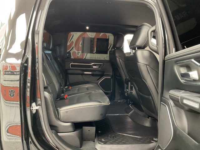 2019 Ram 1500 Pickup-V8 Crew Cab Laramie 4WD - Image 25