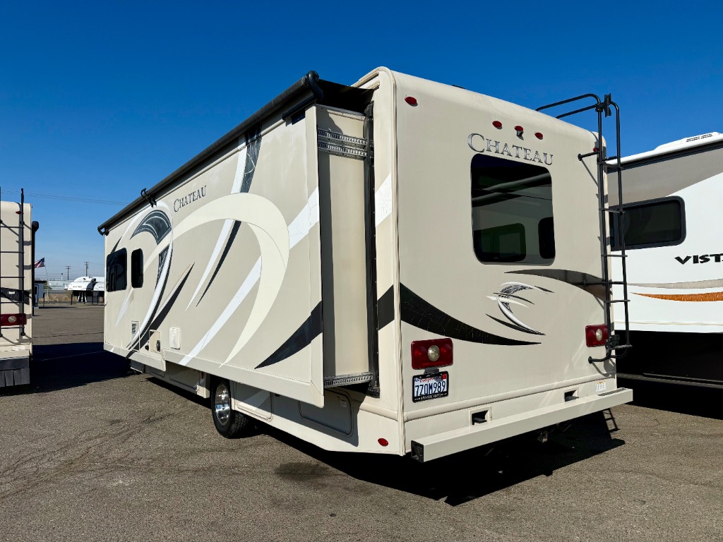 2017 Chateau 31W - Image 3