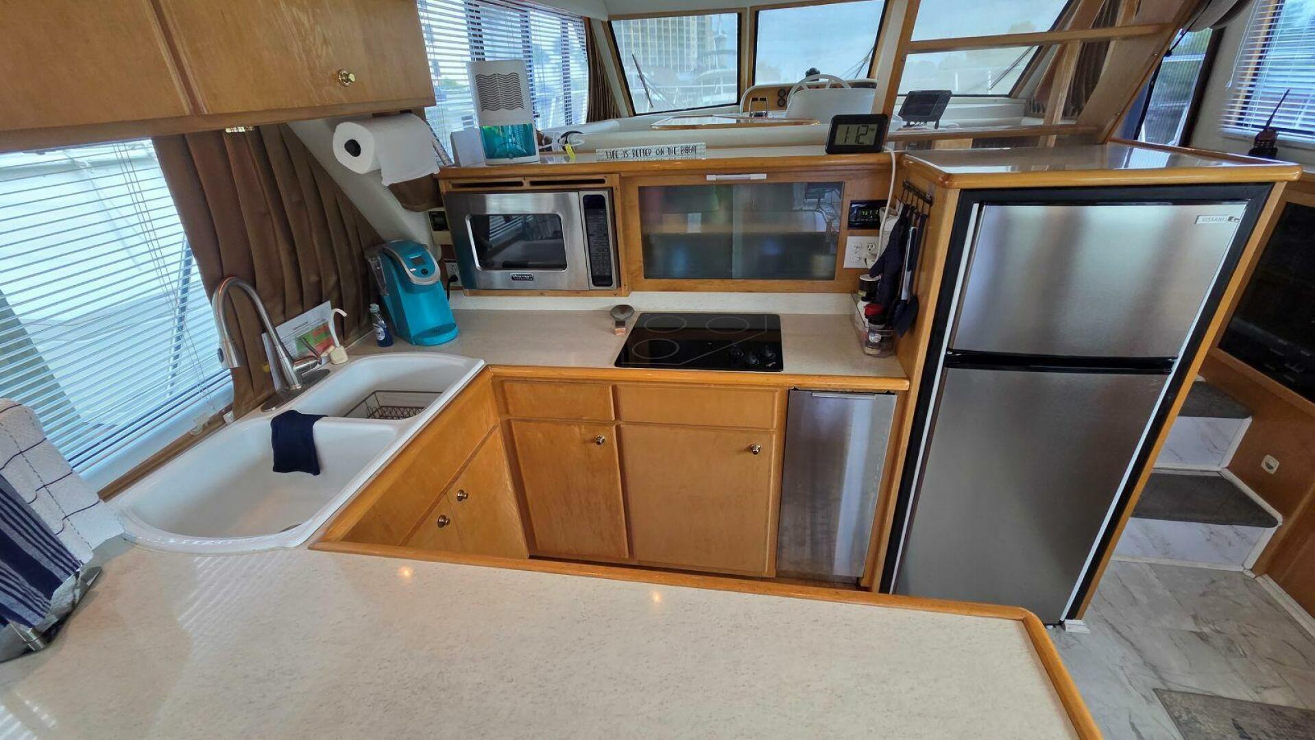 1998 Navigator 5300 - Image 27