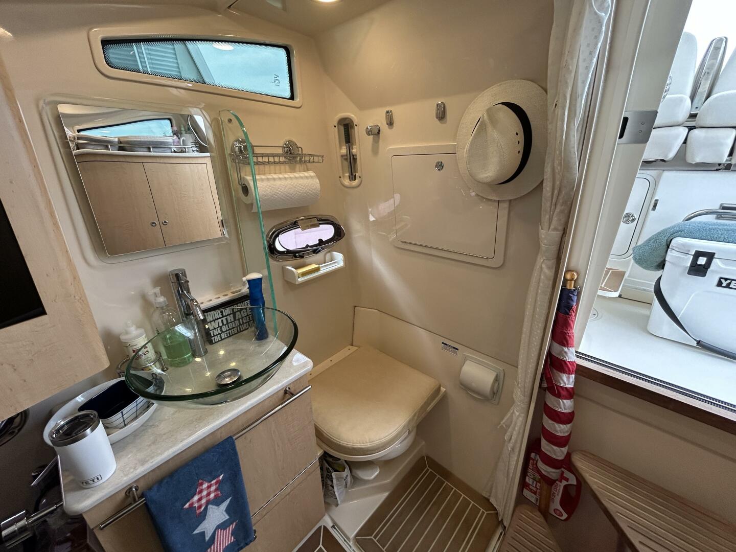 2017 Boston Whaler 370 Outrage - Image 22