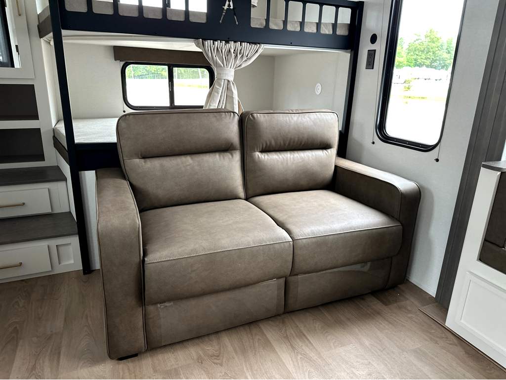 2026 GRAND DESIGN TRANSCEND 265BHT - Image 18