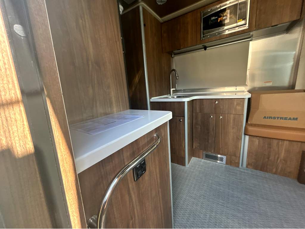 2027 AIRSTREAM ATLAS 25RT - Image 12
