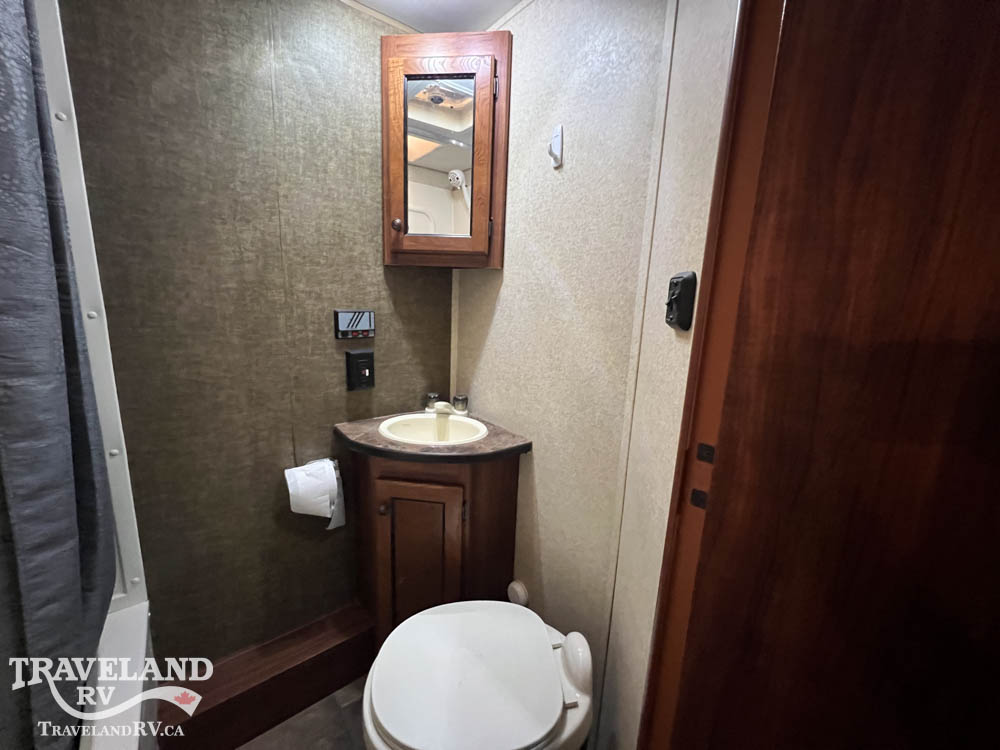 2015 Heartland Trail Runner TR 25 RL - Image 22