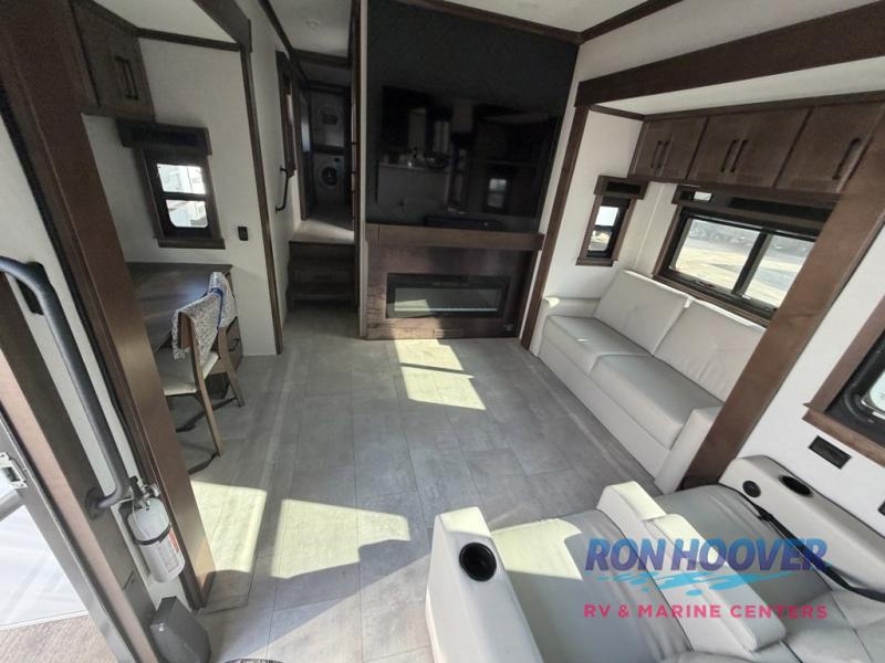 2025 FOREST RIVER 421FK - Image 1