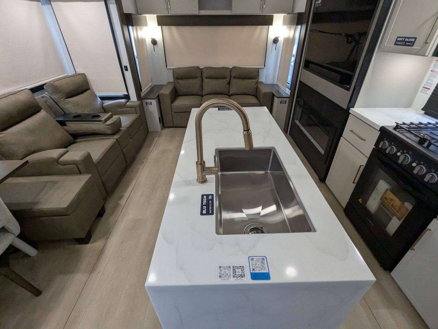2027 Alliance RV Paradigm 310RL - Image 33