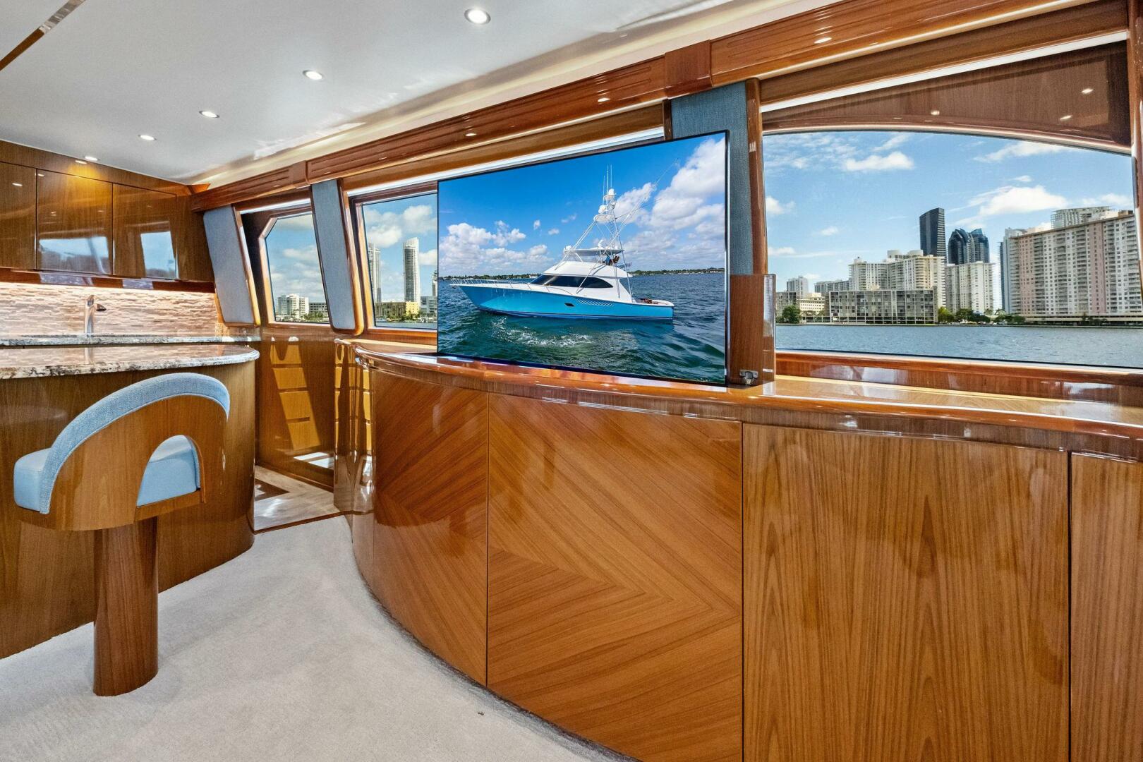 2012 Viking 82 Convertible - Image 12